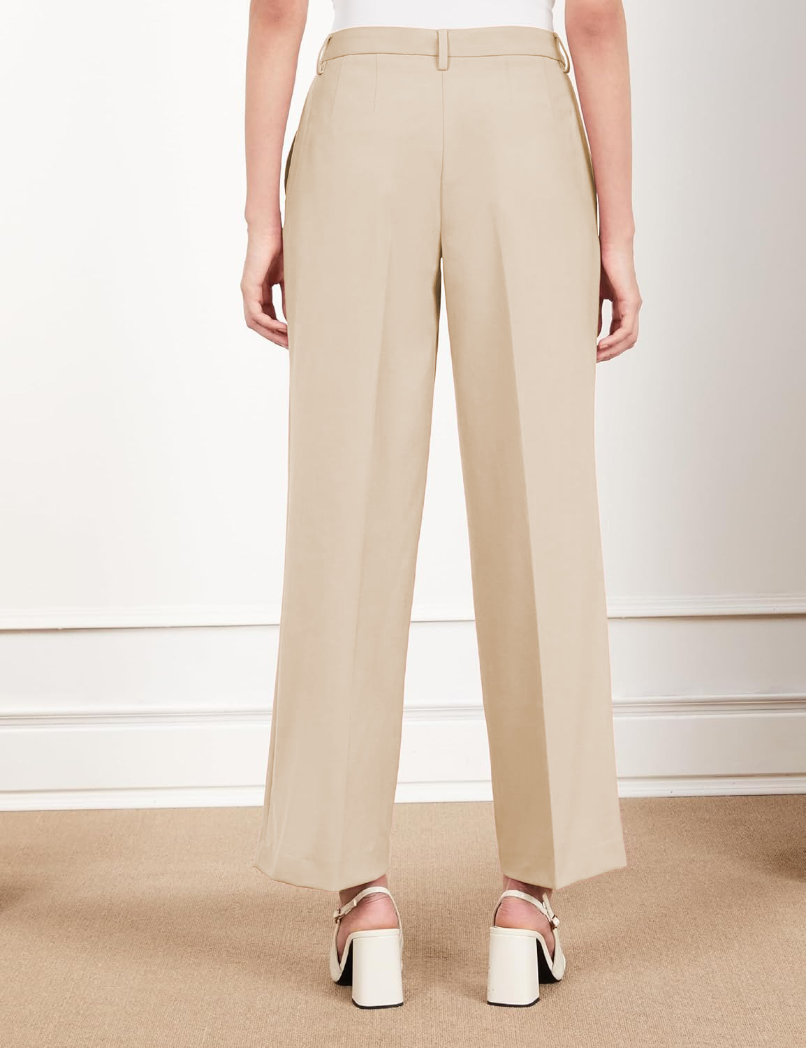 Women’s Beige Wide-Leg High Waist Trousers with Side Pockets Women’s Beige Wide-Leg High Waist Trousers with Side Pockets