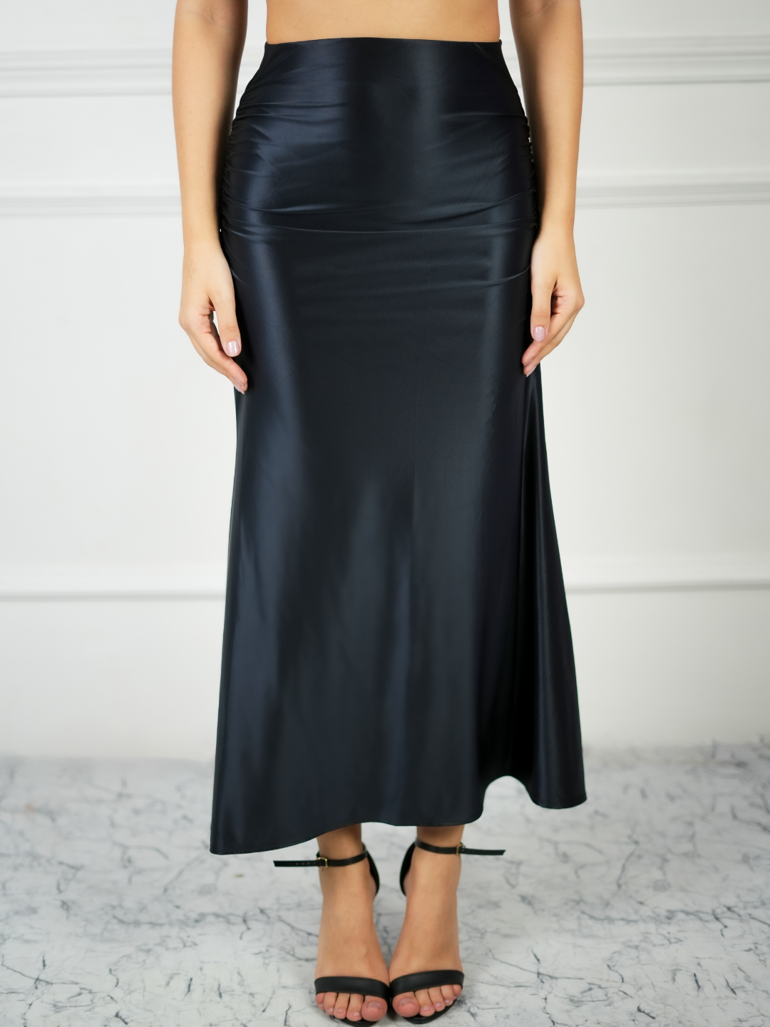 359 Black Satin High-Waist Skirt – Elegant Women’s Wear